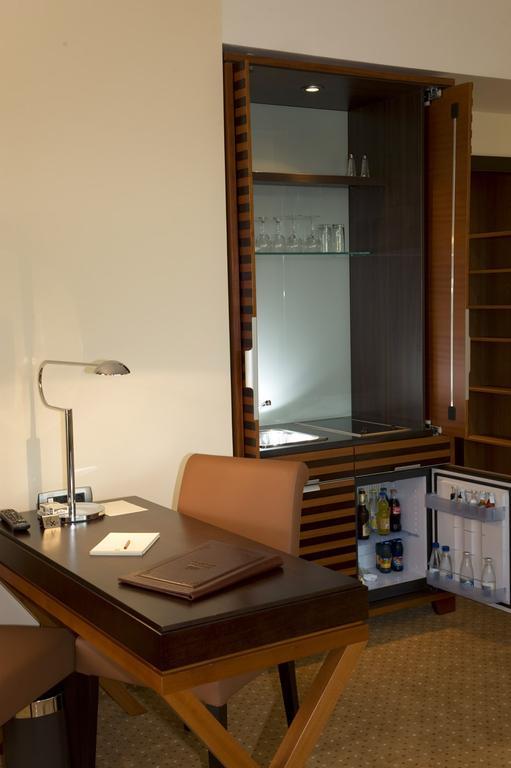 Aparthotel Premier Podgoriçe Oda fotoğraf