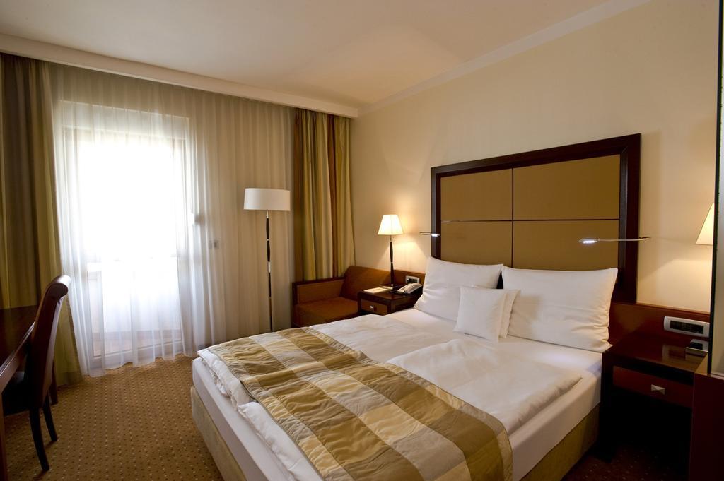 Aparthotel Premier Podgoriçe Oda fotoğraf