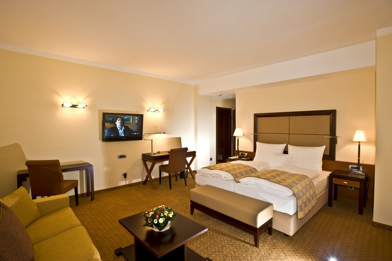 Aparthotel Premier Podgoriçe Oda fotoğraf